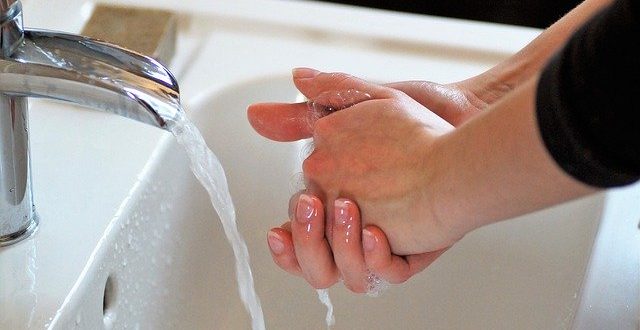 washing hands no hot water